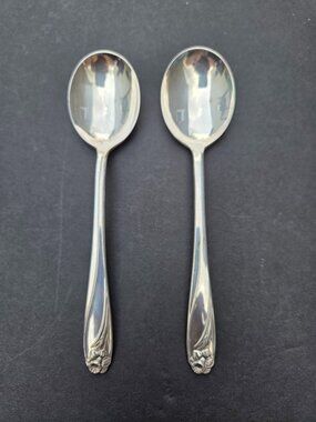 2 1847 Rogers Bros Daffodil Gumbo Soup Spoons Silverplate 6 3/4" 1950
